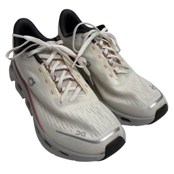 ON SIZE 9 WHITE/GRAY Cloudspark SNEAKERS SHOES
$160 - Picture 1 of 6